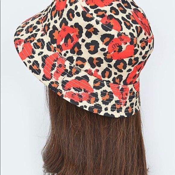 Cute Reversible Poppy colored Lipstick Leopard Hat‎ - Picture 3 of 5
